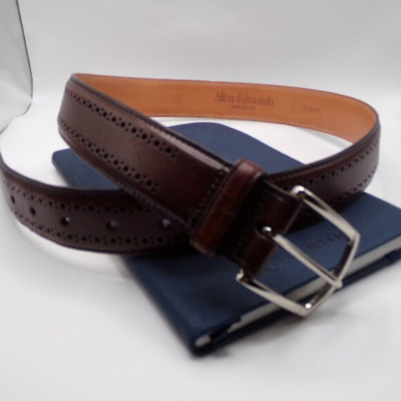 Allen Edmonds Manistee Dress Belt  Chili (74035) - Picture 4 of 8
